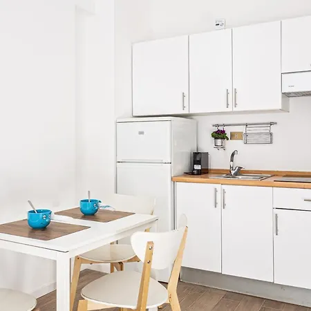 Altido Bright Studio For 2 Next To Apartment *