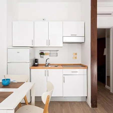 Altido Bright Studio For 2 Next To Apartment *